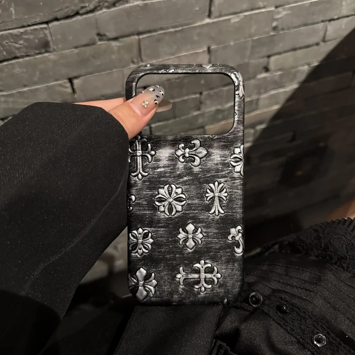 クロームハーツ iphone18pro携帯ケース 軽量 薄型