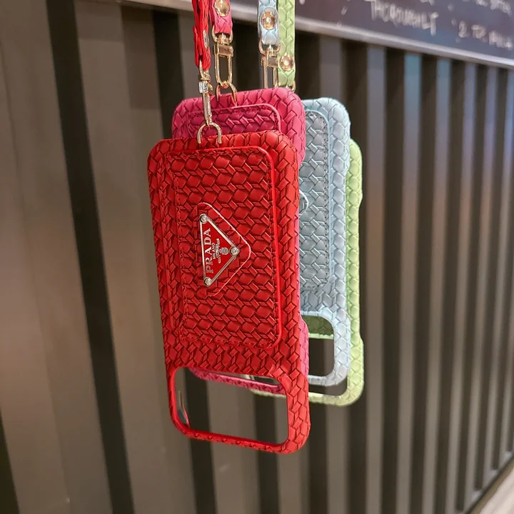 Prada 三角プレート iphone18proケース