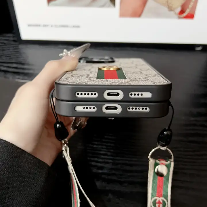 グッチ iphone18promaxケース バンド ストラップ 付き