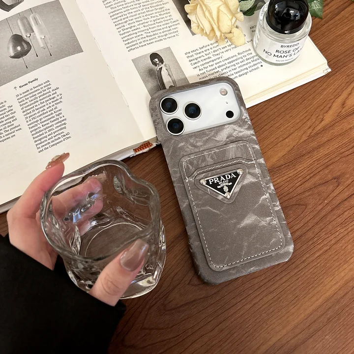 prada iphone18pro携帯ケース 背面 収納