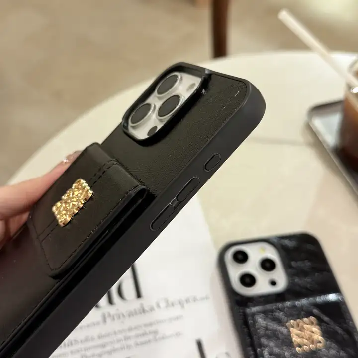 loewe iphone18pro ケース 背面 カード収納