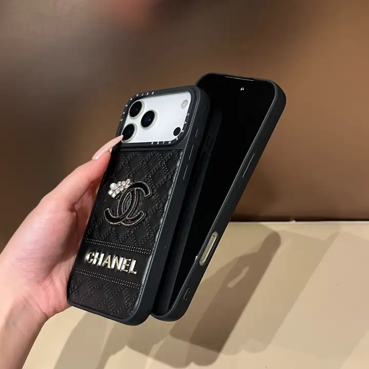 chanel iphone18pro ケース 字母 金箔押し