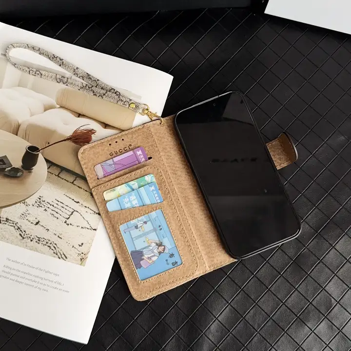 Gucci iphone18pro 手帳型ケース