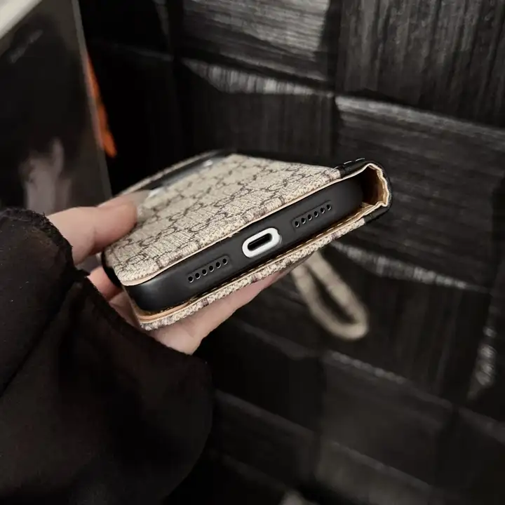 lv iphone18proケース ストラップ付き