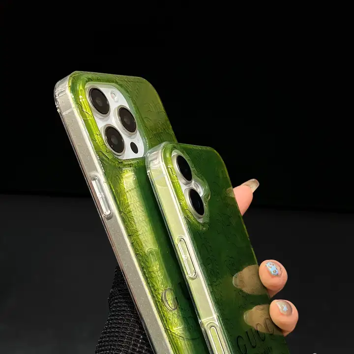 グッチiphone18proケース 手首 スマホチェーン