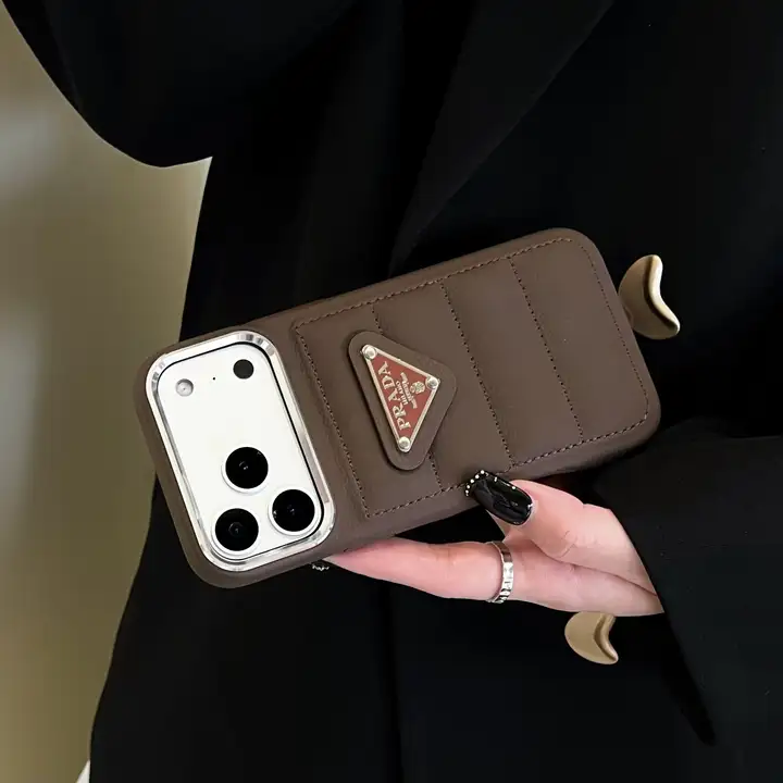 プラダ iphone18proケース 三角プレート