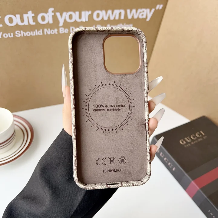 グッチ iphone18proスマホケース ストラップ付き