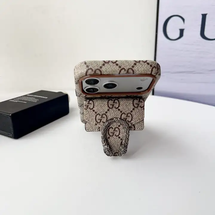 Gucci iphone18promaxケース 背面 カード収納
