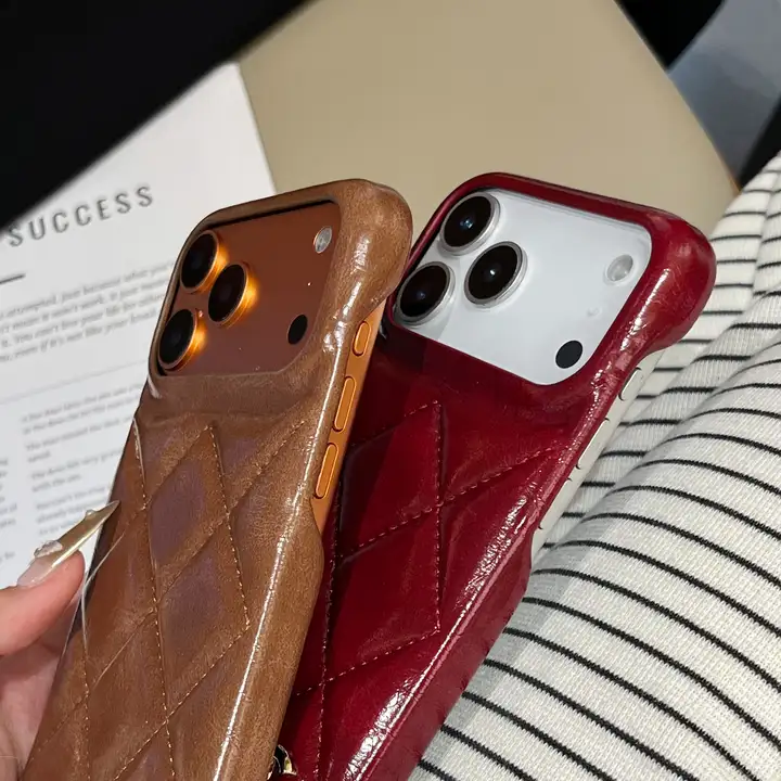 シャネル iphone18proケース 手首 ストラップ付き