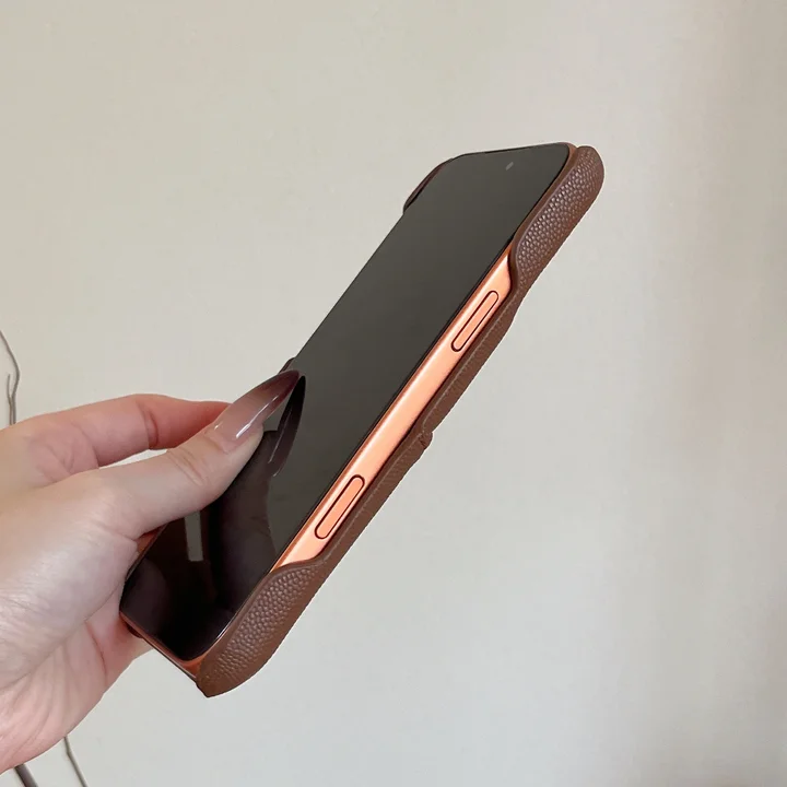 iphone18 pro ケース 同じ iphone17 pro