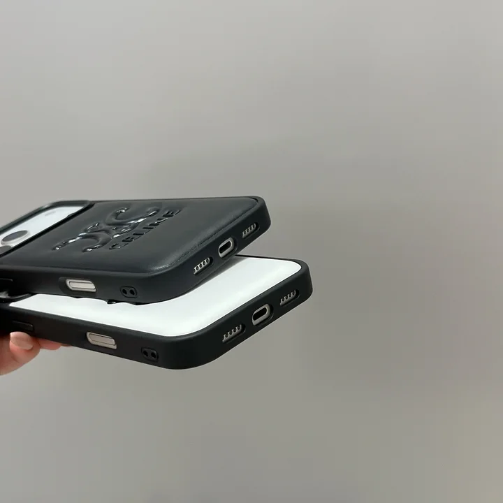 セリーヌ iphone18proケース 白黒 おしゃれ