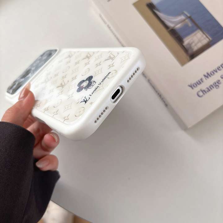 ルイヴィトン iphone18proケース レンズ保護