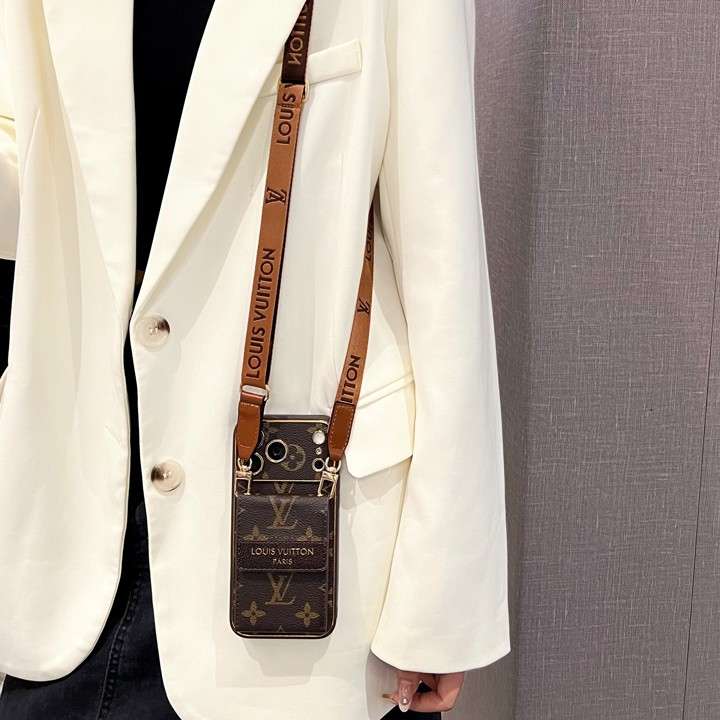GUCCI iphone18pro携帯ケース 背面 カード収納