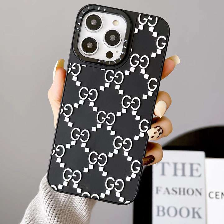 VERSACE iphone18promaxケース シリコン 立体感