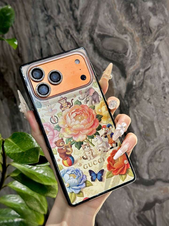 グッチ iphone18proケース レディース 人気満点