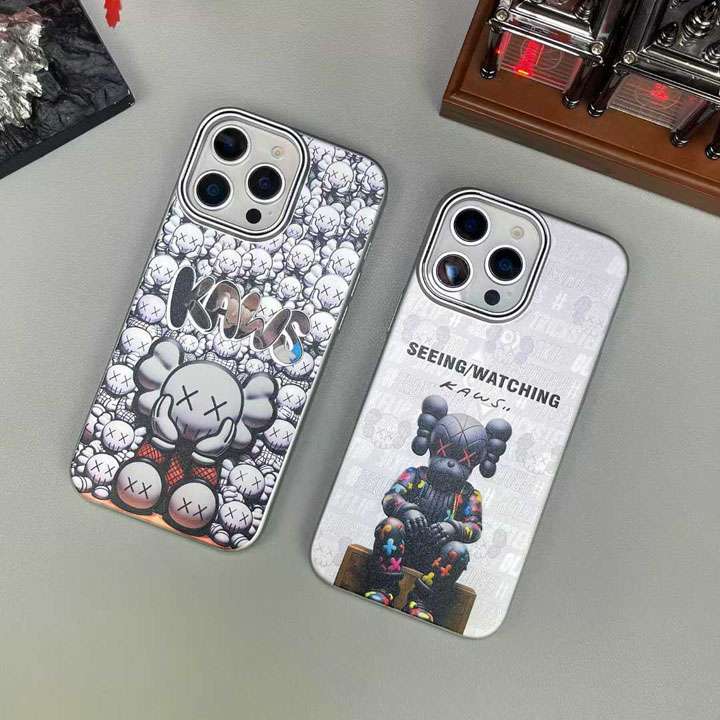 Kaws iphone18promax ベアブリック スマホケース