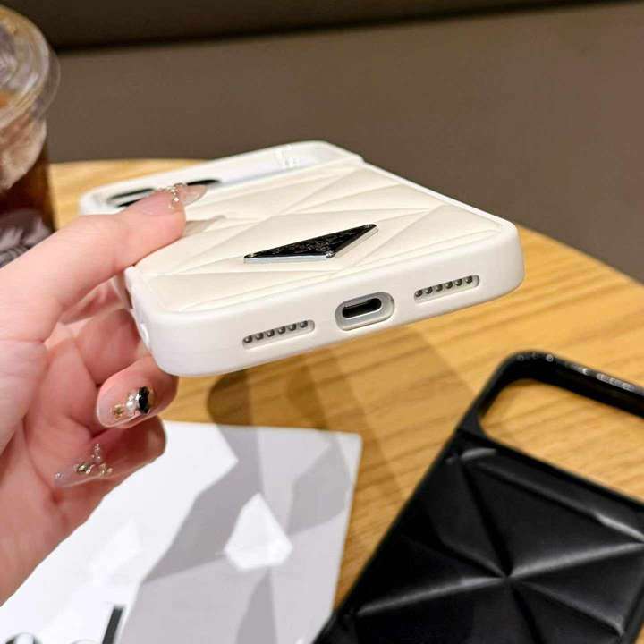prada iphone18proケース 女子 可愛い