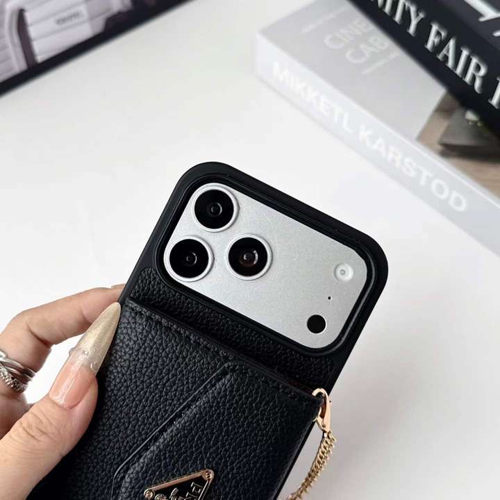 プラダiphone18proケース チェーン付き  肩掛け 斜め掛け