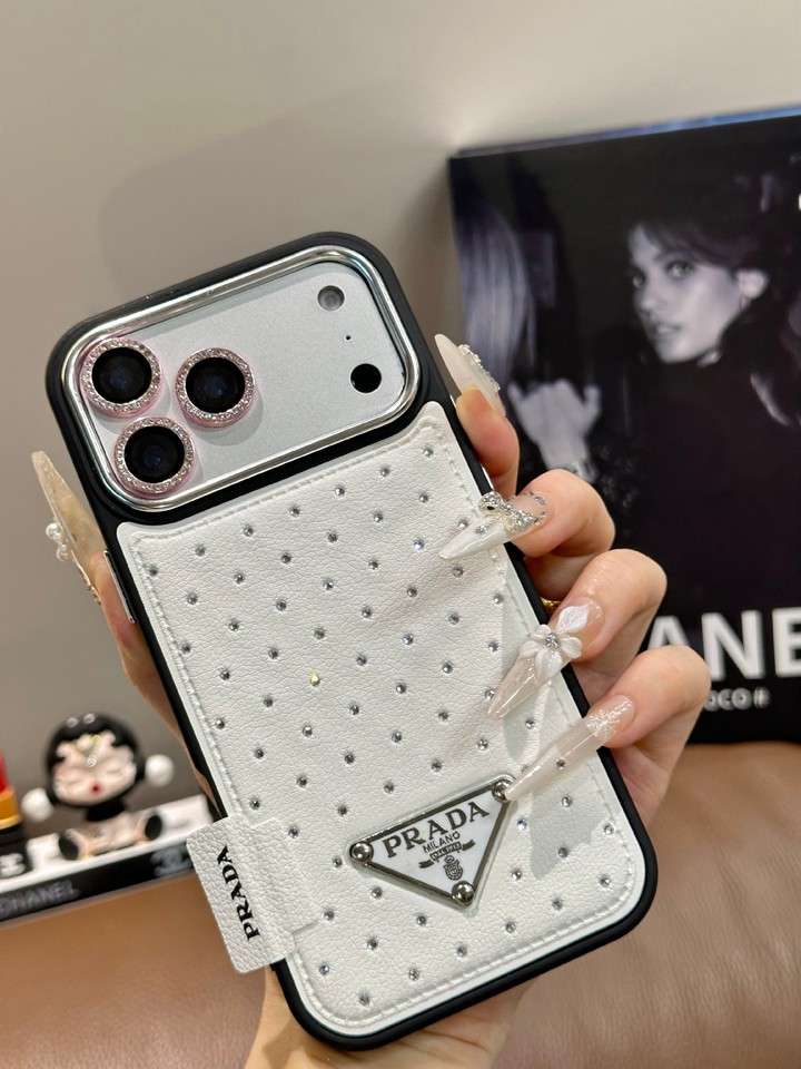 prada iphone18pro携帯ケース メッキ加工 レンズ保護