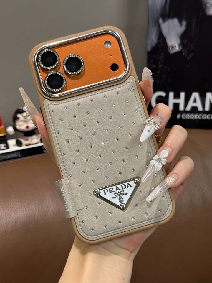 prada iphone18pro携帯ケース メッキ加工 レンズ保護