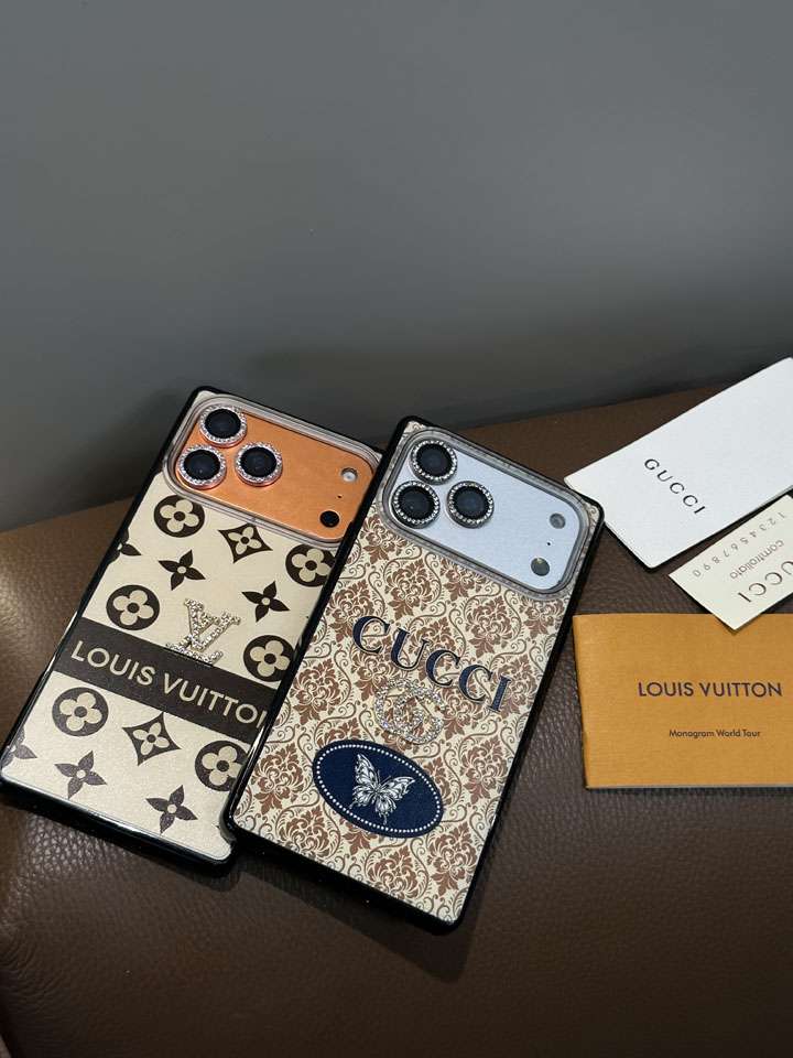 GUCCI iphone18promaxケース  四角い