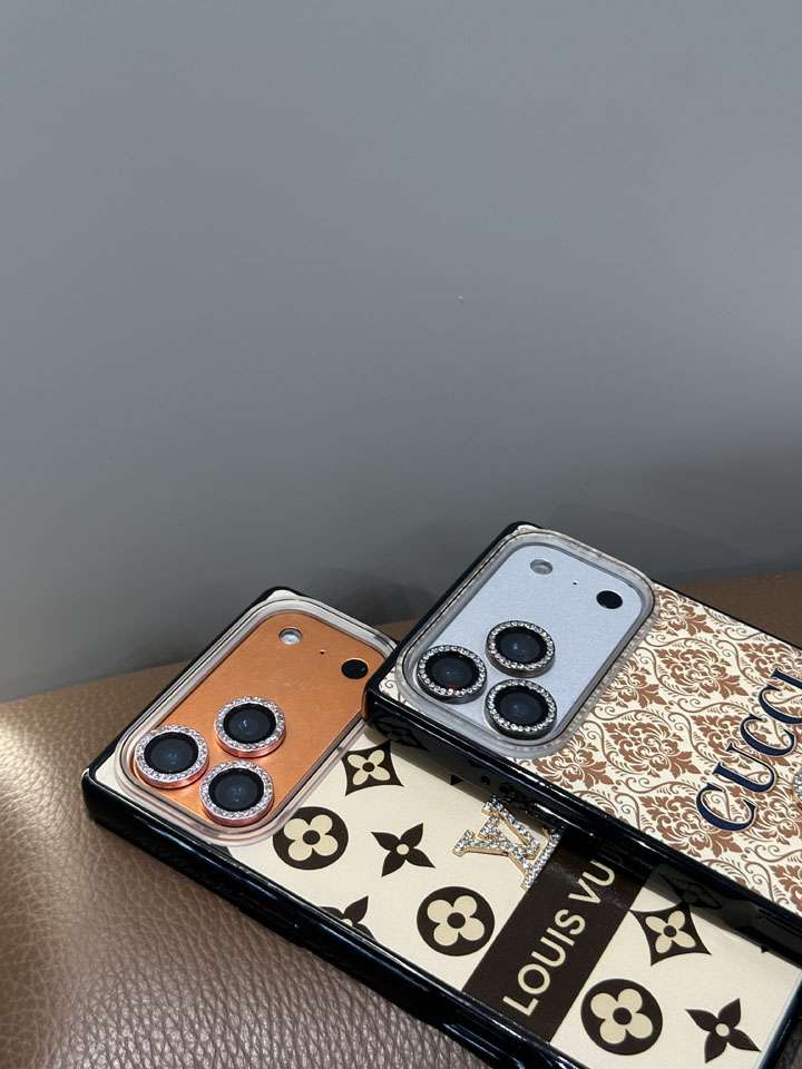 GUCCI iphone18promaxケース  四角い