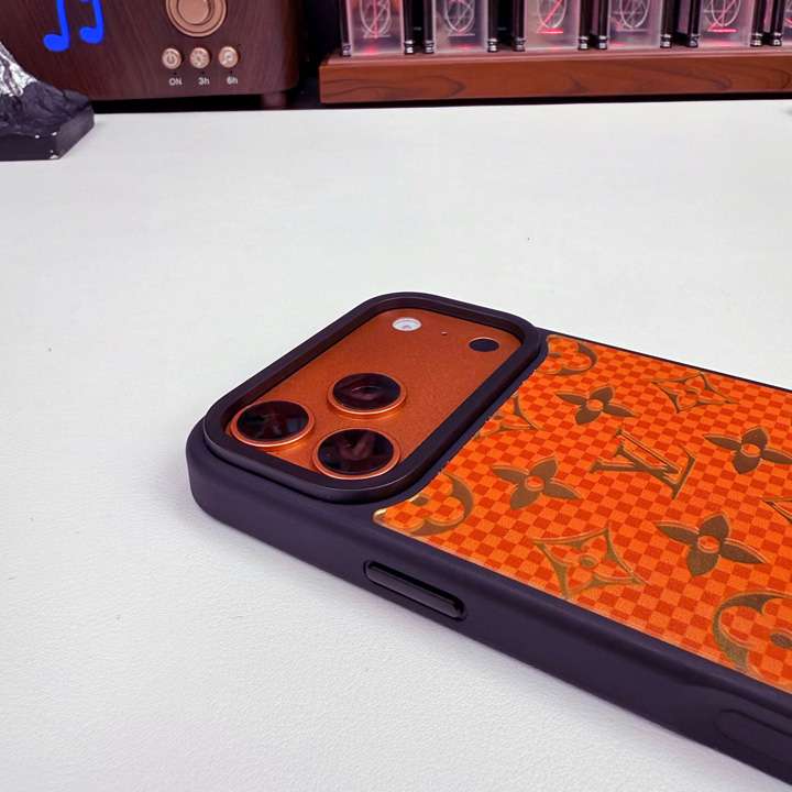 ルイヴィトン アイフォン18ケース つや消し