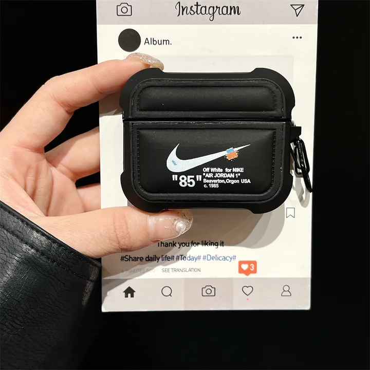 ナイキ airpods5ケース 装着充電可能