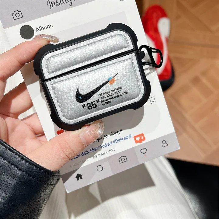 ナイキ airpods5ケース 装着充電可能