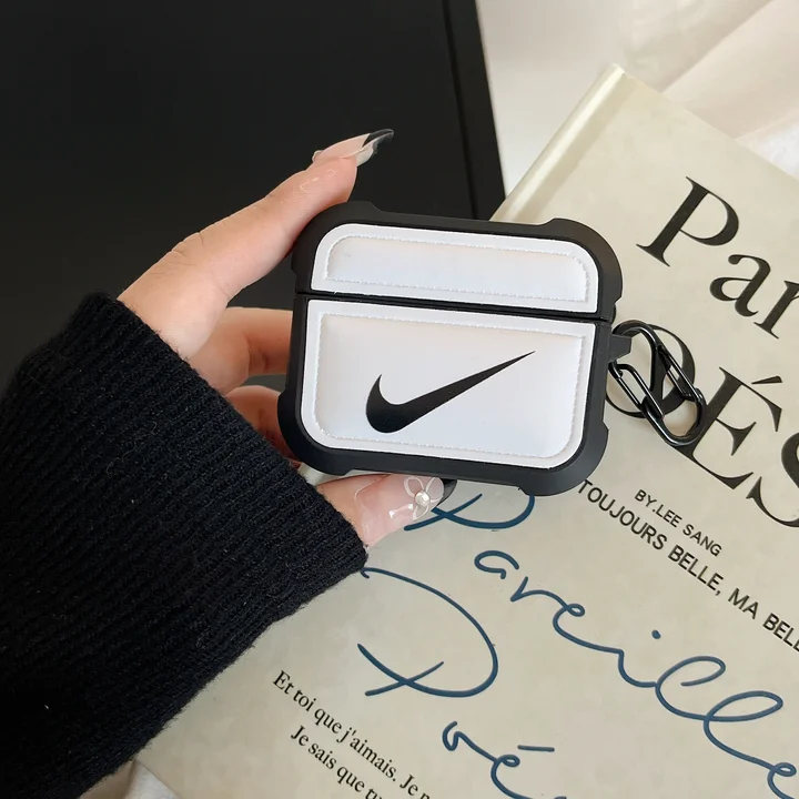 Nike airpods 5 ケース カラビナ付き 紛失防止