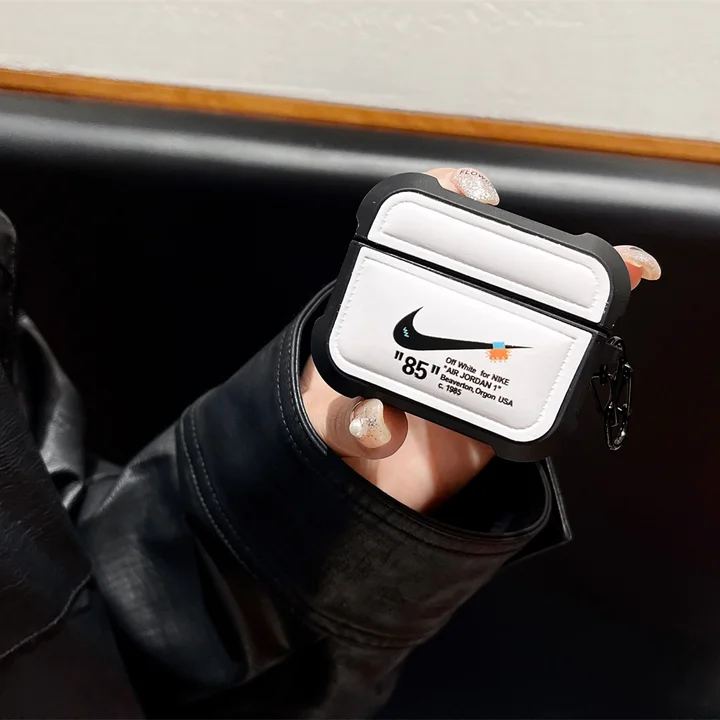Nike airpods 5 ケース カラビナ 付