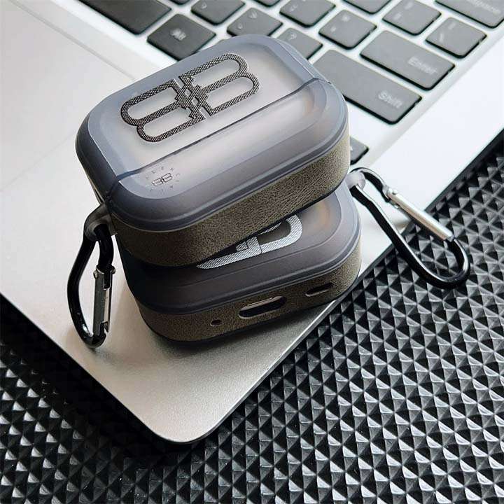 バレンシアガ airpods5 収納ケース マット仕上げ
