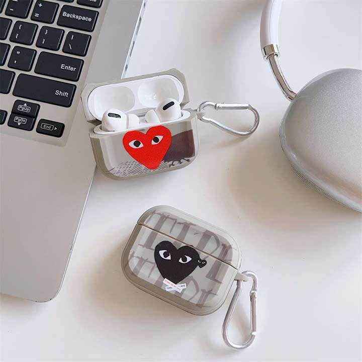COMME des GARCONS ハートロゴ 第5世代 ケース