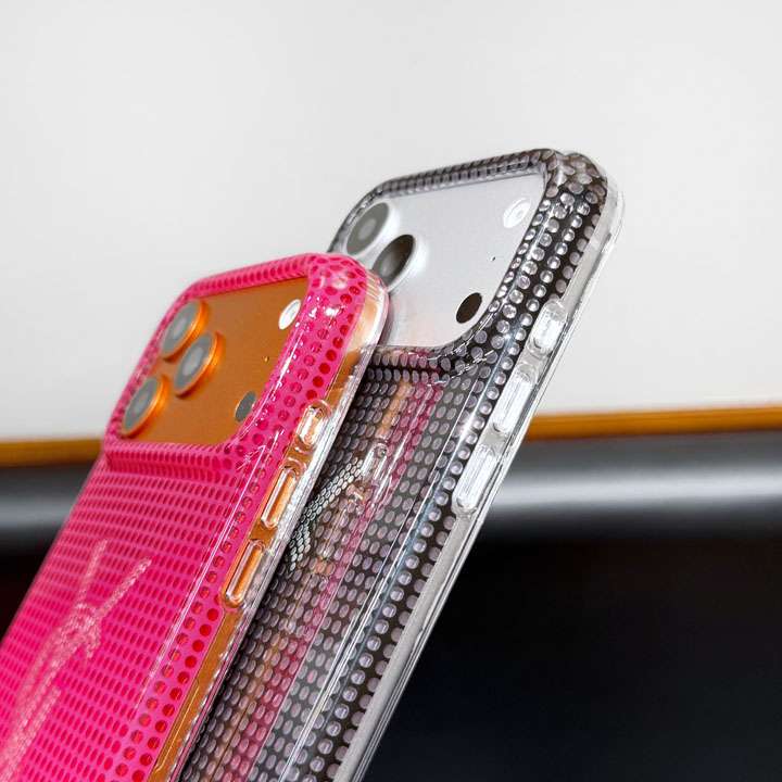 サンローラン iphone18proケース 手首ストラップ 挟むだけ
