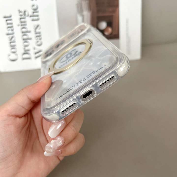 シャネル iphone18pro バンパーケース