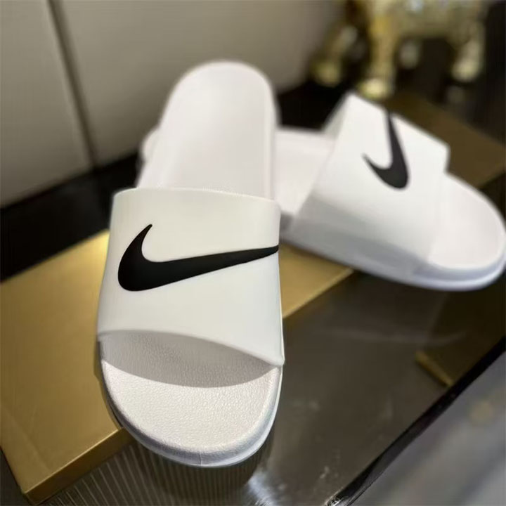 NIKE スライド サンダル