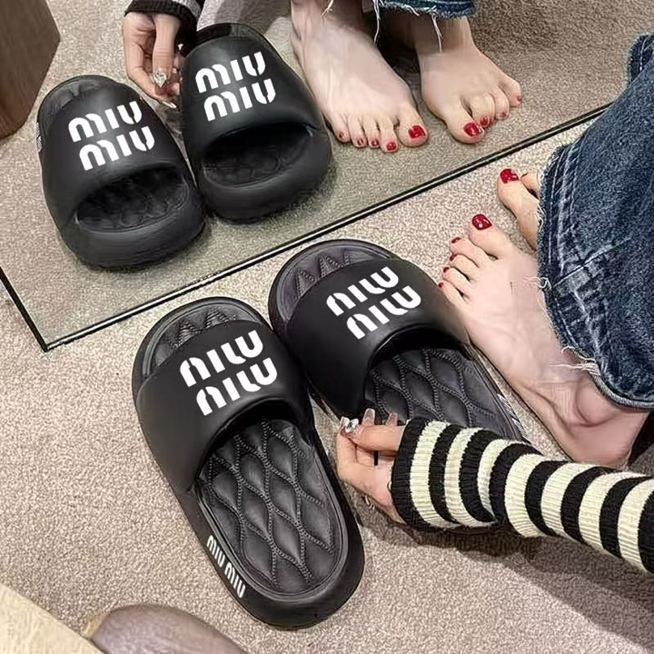 MIU MIU サンダル