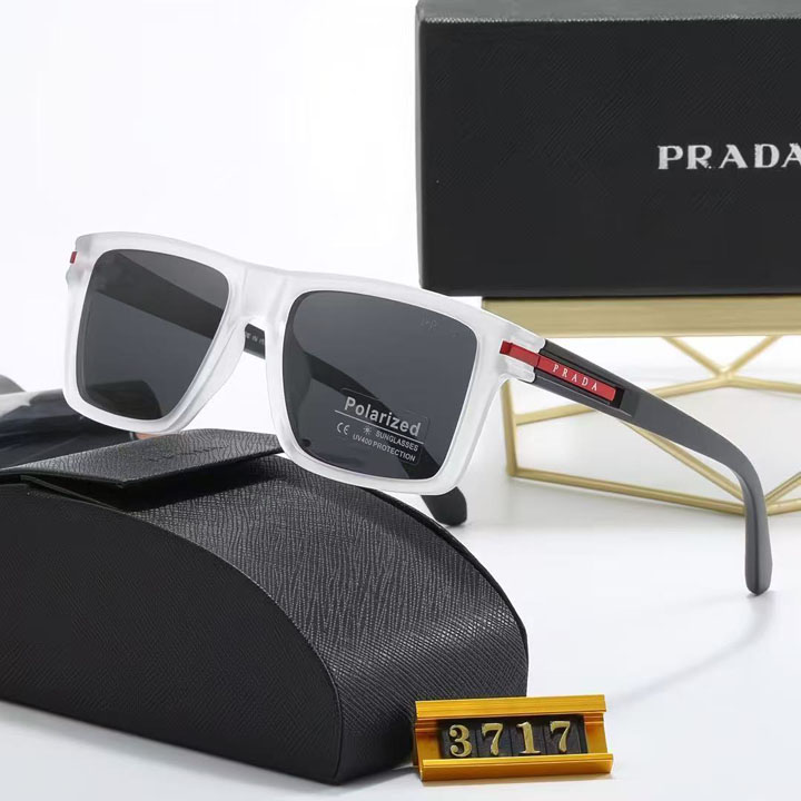 PRADA UVカットサングラス