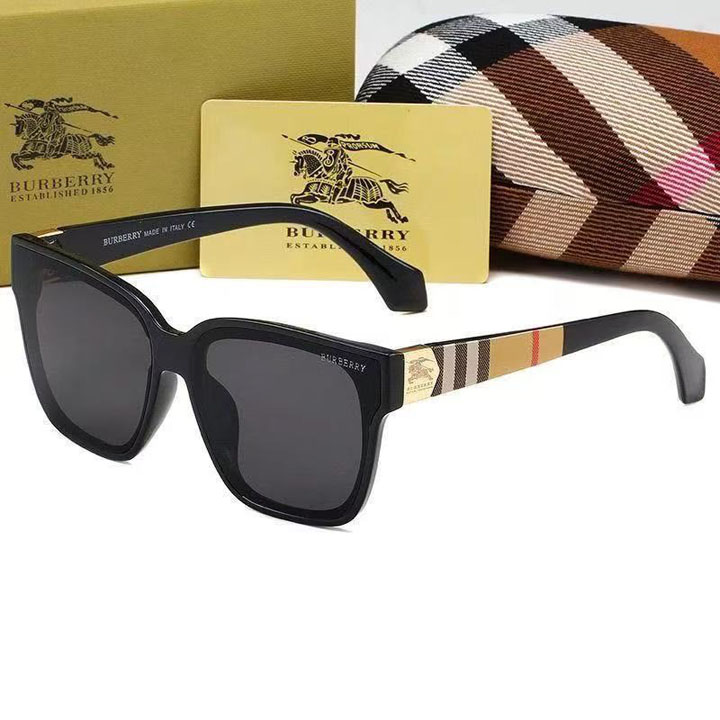 BURBERRY Sunglasses