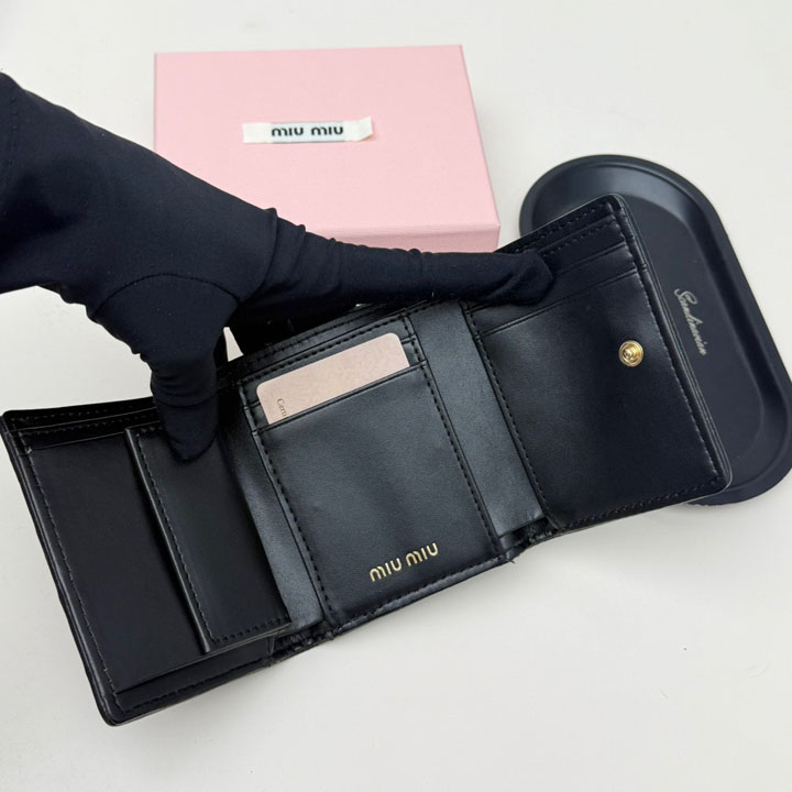 MIU MIU マテラッセレザー ミニ 財布