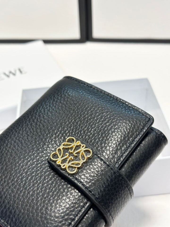 LOEWE 三つ折り 財布 レディース