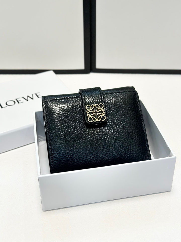LOEWEミニ 財布
