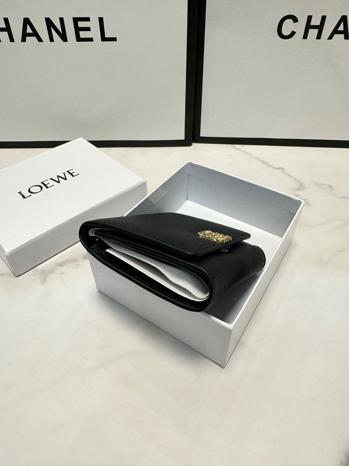 LOEWE ブラック 三つ折り 財布