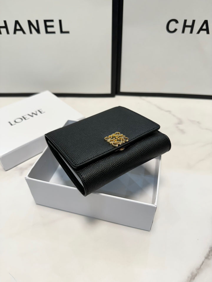 ロエベ 財布 三つ折り