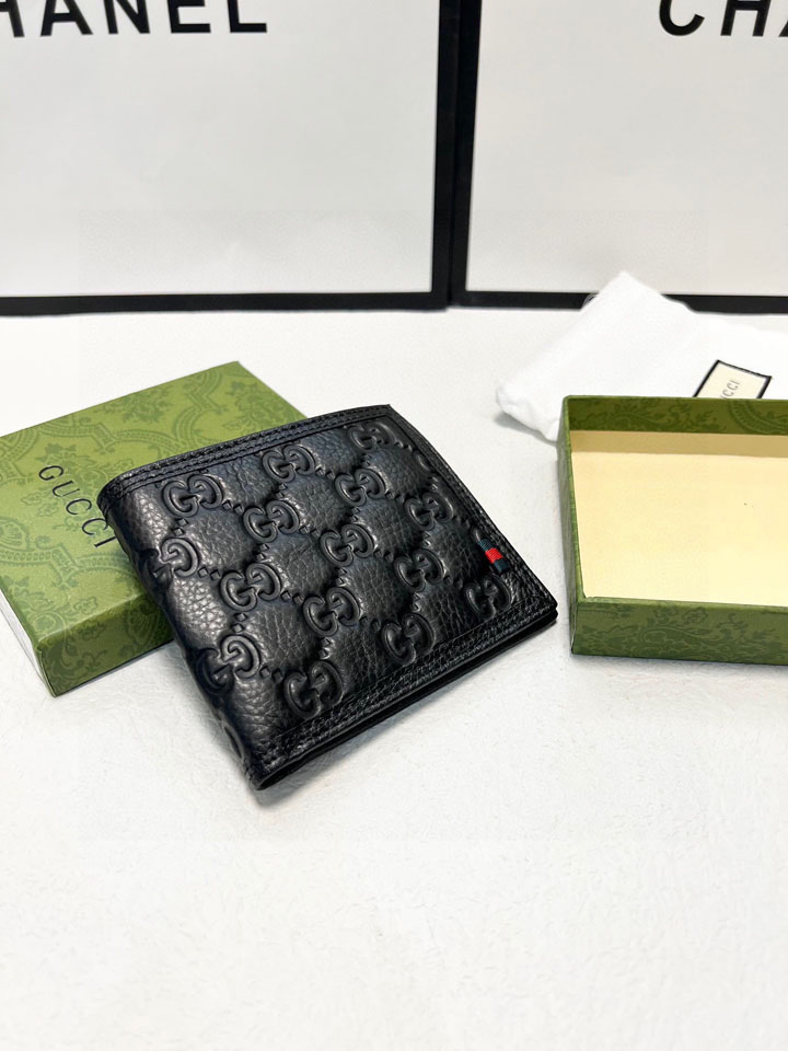 グッチシマ レザー 二つ折り財布