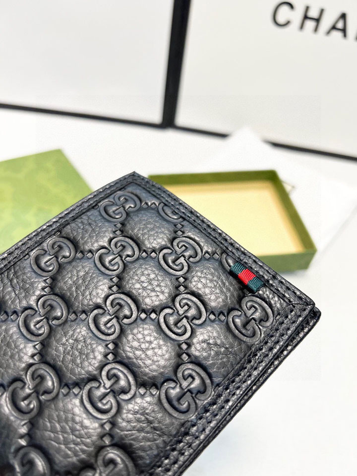 GUCCI ブラック 二つ折り財布