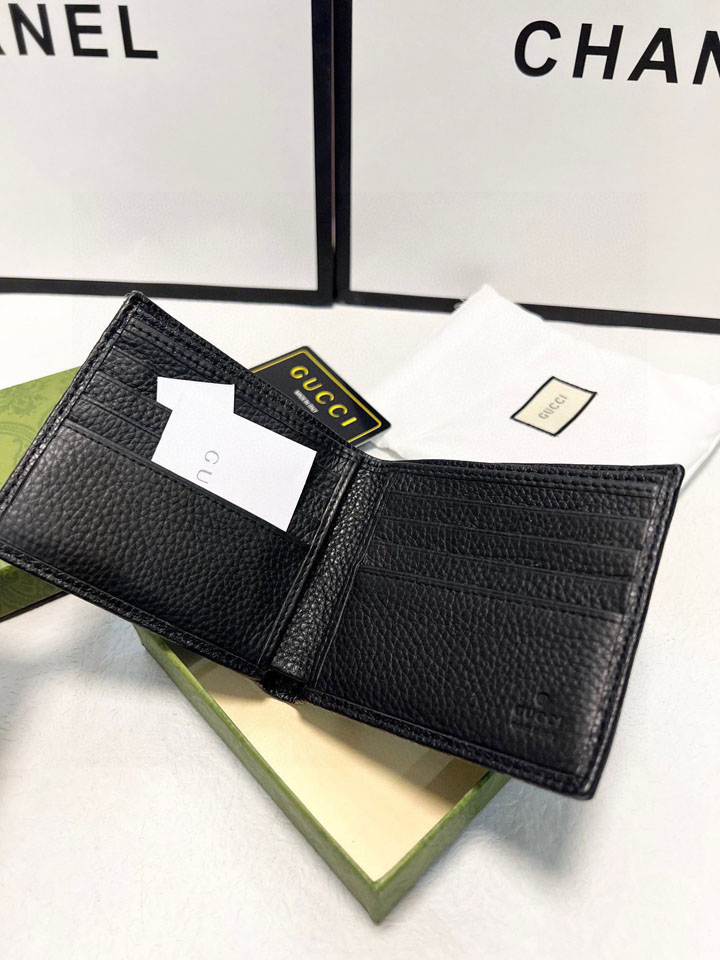 グッチ メンズ コンパクト財布