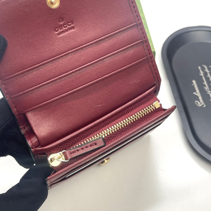GUCCI シマレザー 二つ折り財布