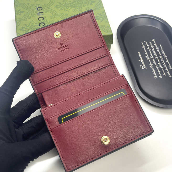 GUCCI おしゃれ 二つ折り財布