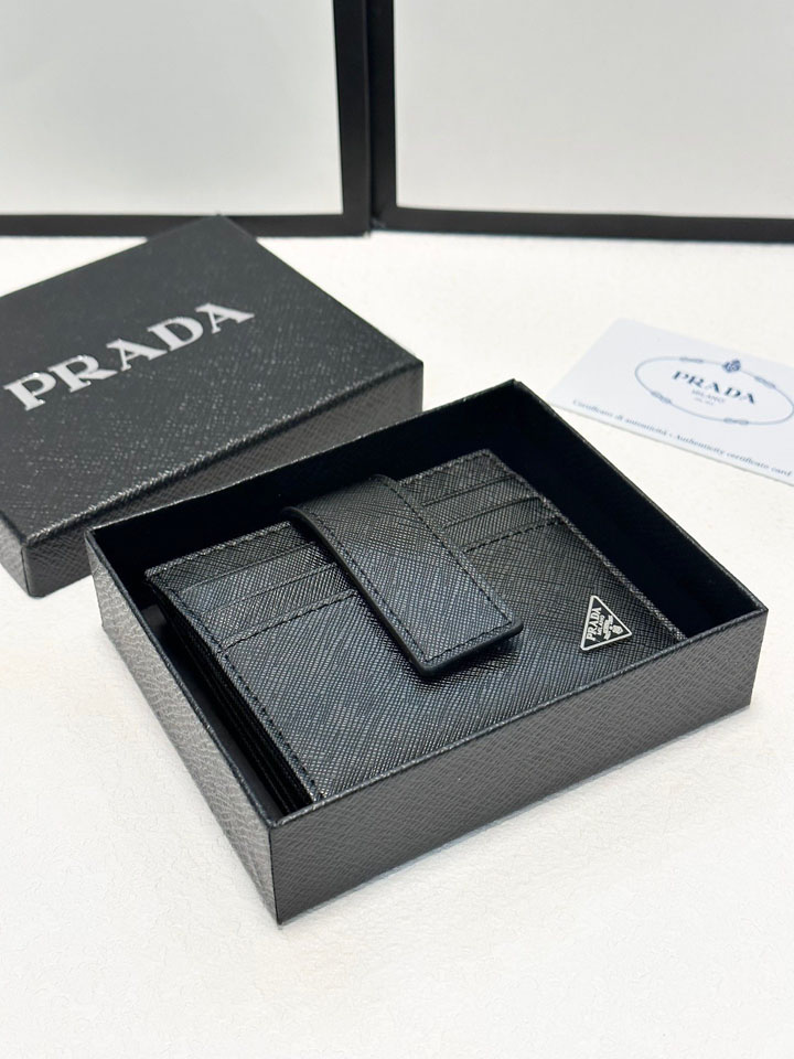 PRADA サフィアーノレザー 二つ折り 財布